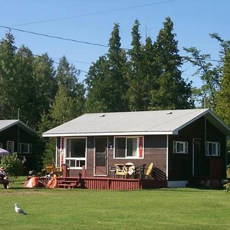 Manitowaning Wee Point Resort חדר תמונה