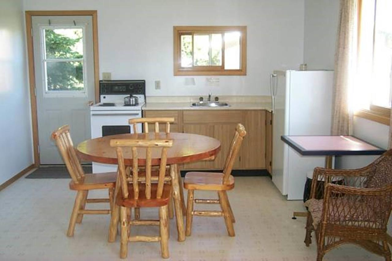 Manitowaning Wee Point Resort חדר תמונה